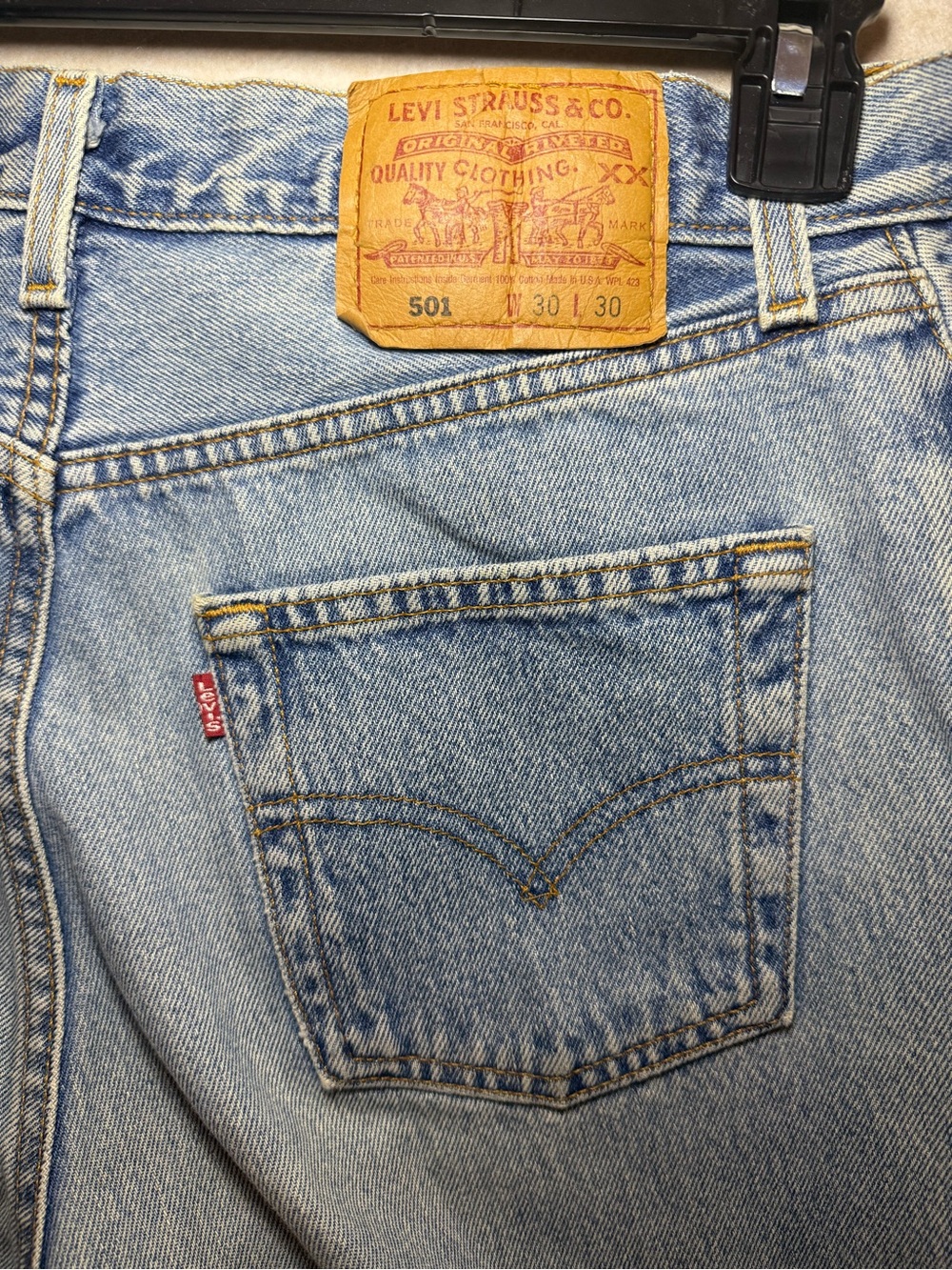 Vintage Levi's Women's 501 Light Jeans 30x30 Made in the USA El Paso Texas 1998 - Picture 6 of 13